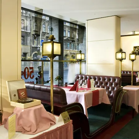 Hotell Danubius Hungaria Center 4*