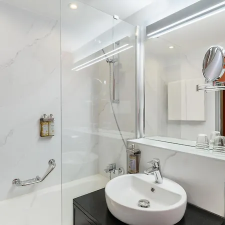 Danubius Hungaria Center Hotell 4*