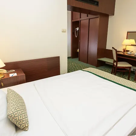 Hotell Danubius Hungaria Center 4*