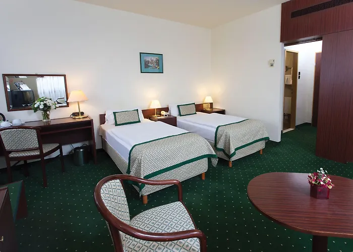 Ξενοδοχείο Danubius Hungaria Center 4*