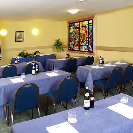 מלון Danubius Hungaria Center 4*